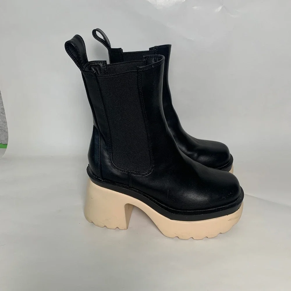 Liliana Womens Black Cream Chunky Platform Block Heel Chelsea Boots Size  5.5